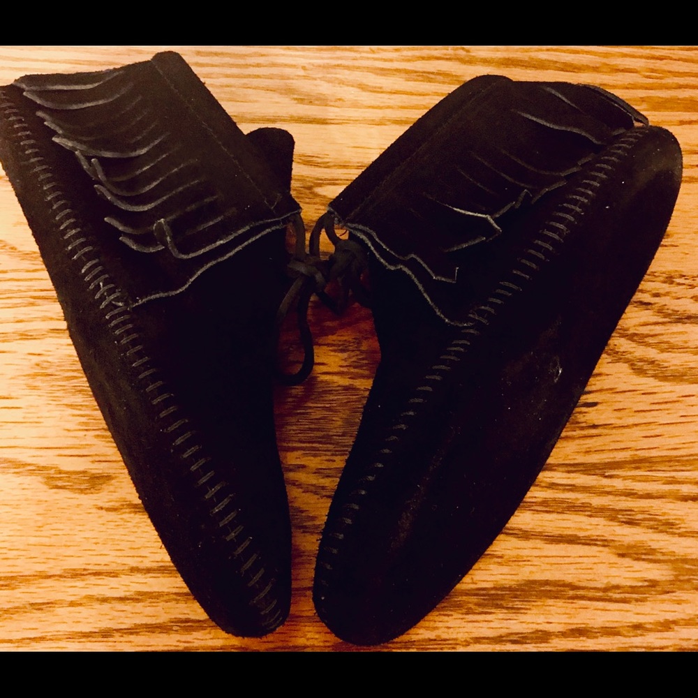 Minnetonka Classic Fringe Soft Sole Boot - image 6